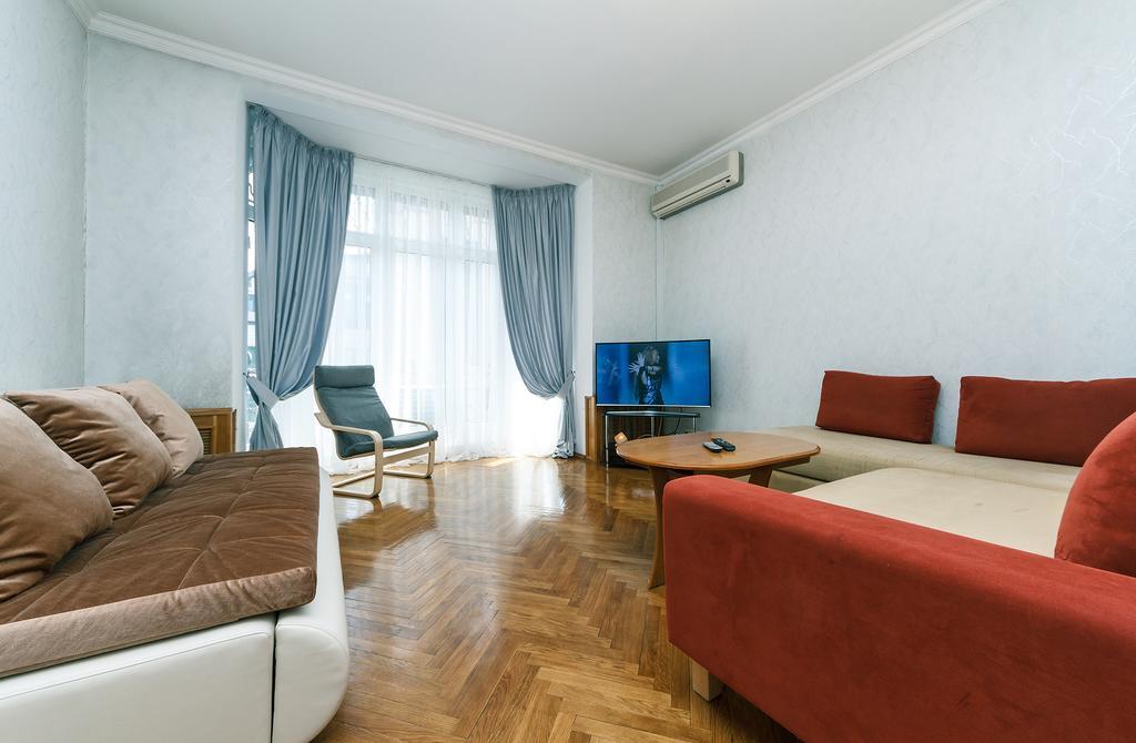 Apartment Arena City Kiev Buitenkant foto