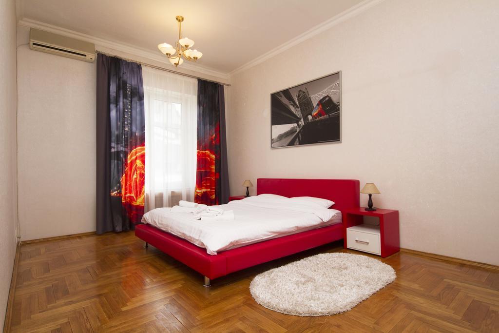 Apartment Arena City Kiev Buitenkant foto